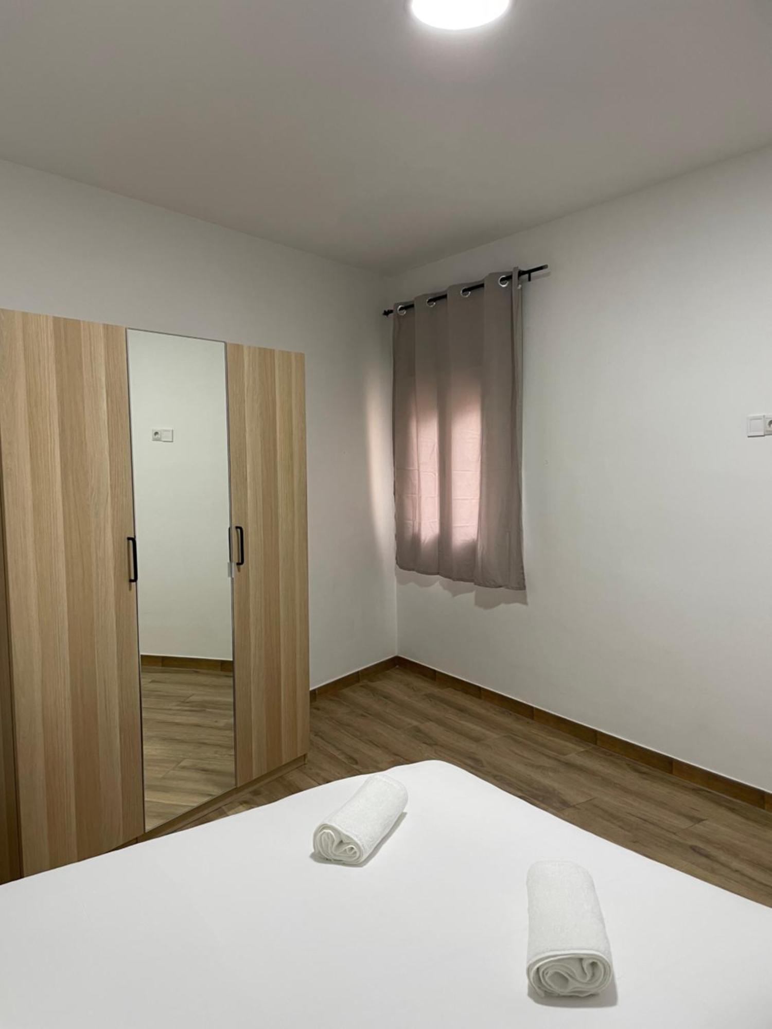 Apartamentos Tarradellas Sants Estacio Barcelona Exteriör bild