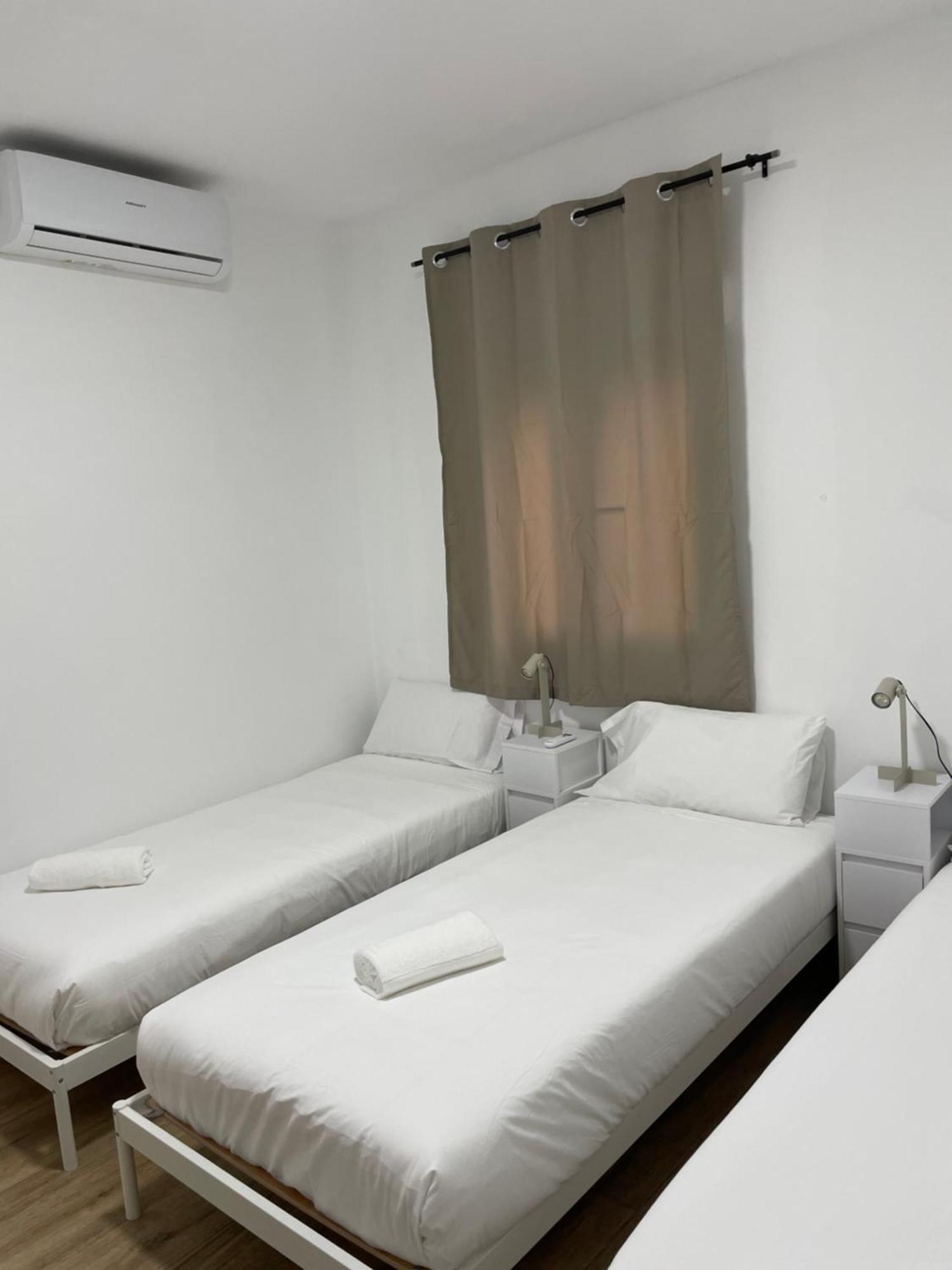 Apartamentos Tarradellas Sants Estacio Barcelona Exteriör bild