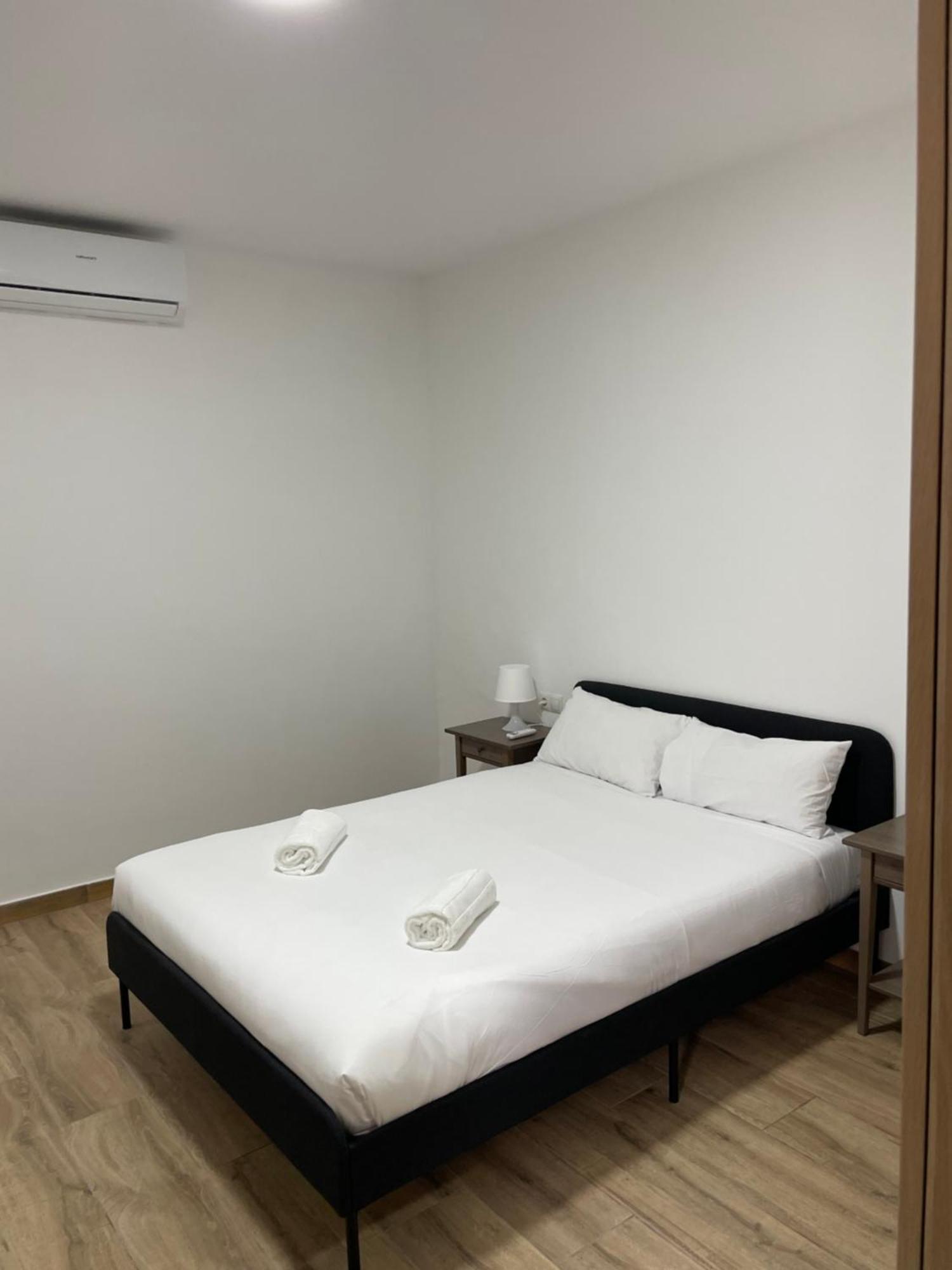 Apartamentos Tarradellas Sants Estacio Barcelona Exteriör bild