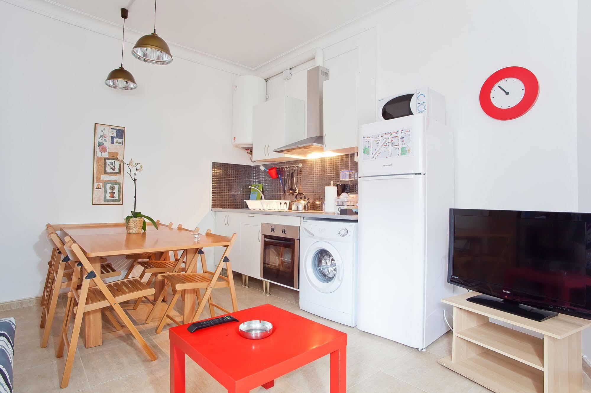 Apartamentos Tarradellas Sants Estacio Barcelona Exteriör bild