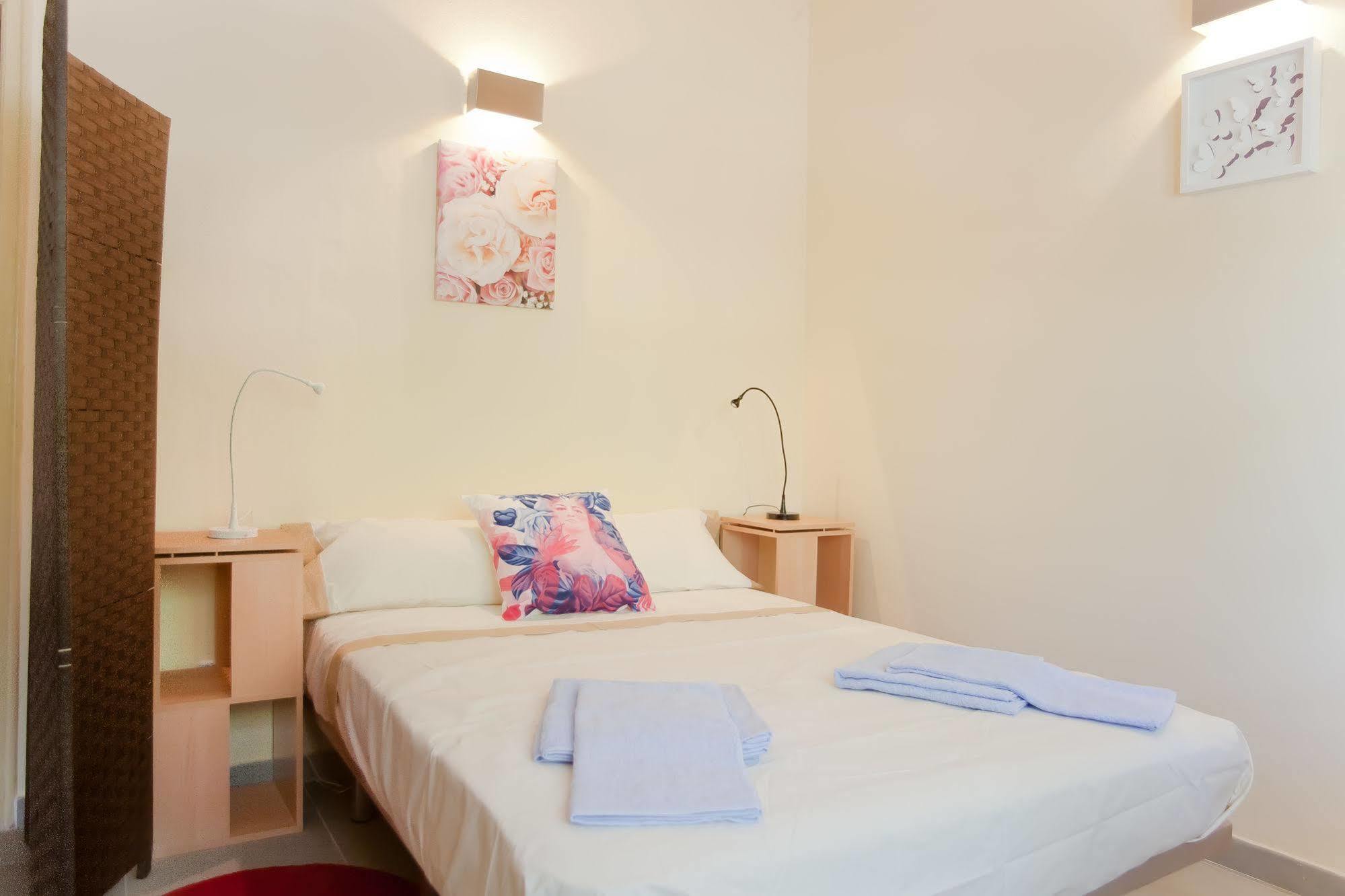 Apartamentos Tarradellas Sants Estacio Barcelona Exteriör bild